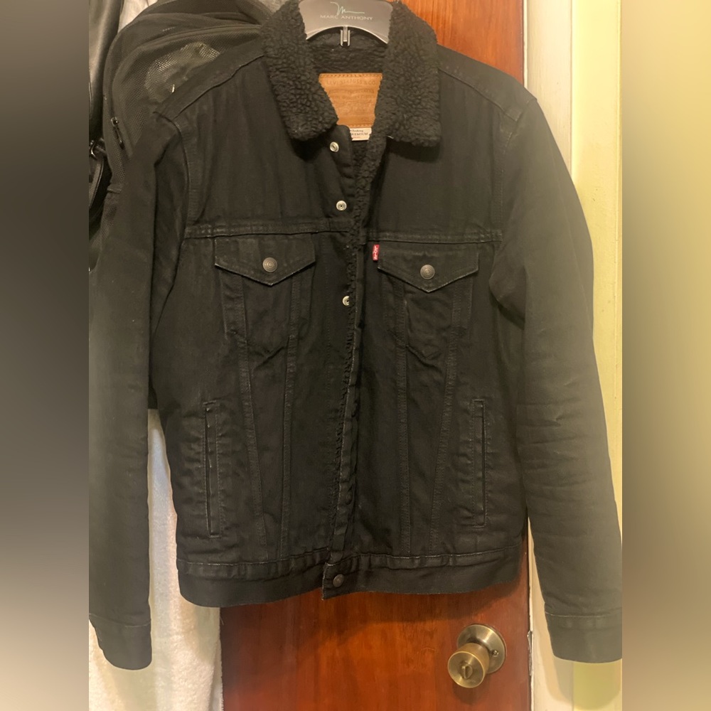 Levis Sherpa lined black Jean jacket